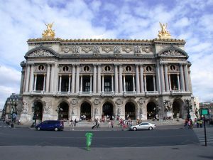 photo of the national opera house in paris france