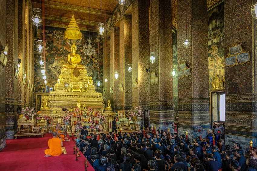 Golden reclining Buddha, Wat Pho, Bangkok, Thailand, Travelling, Travel, Travelling Book Junkie