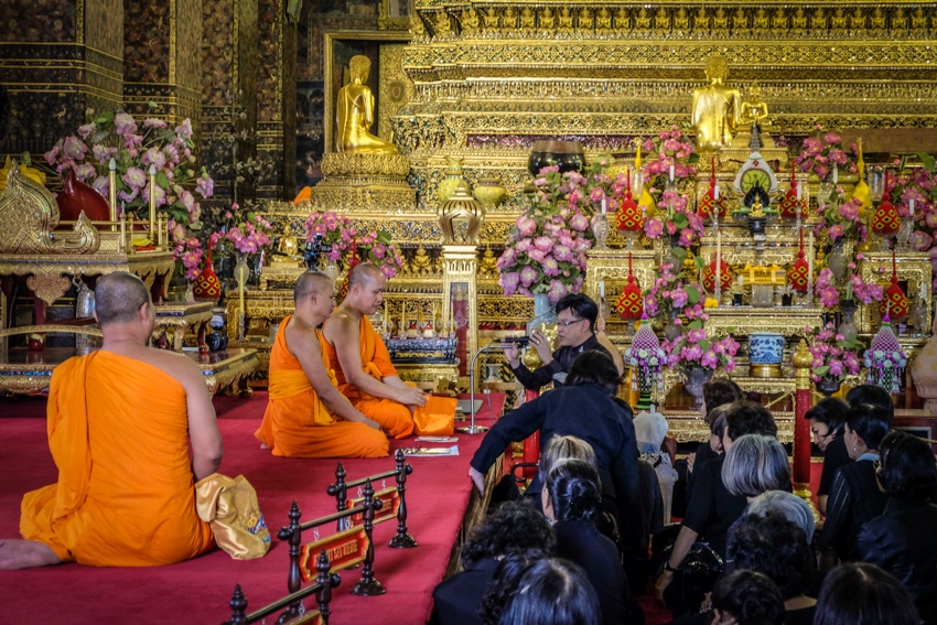 Golden reclining Buddha, Wat Pho, Bangkok, Thailand, Travelling, Travel, Travelling Book Junkie