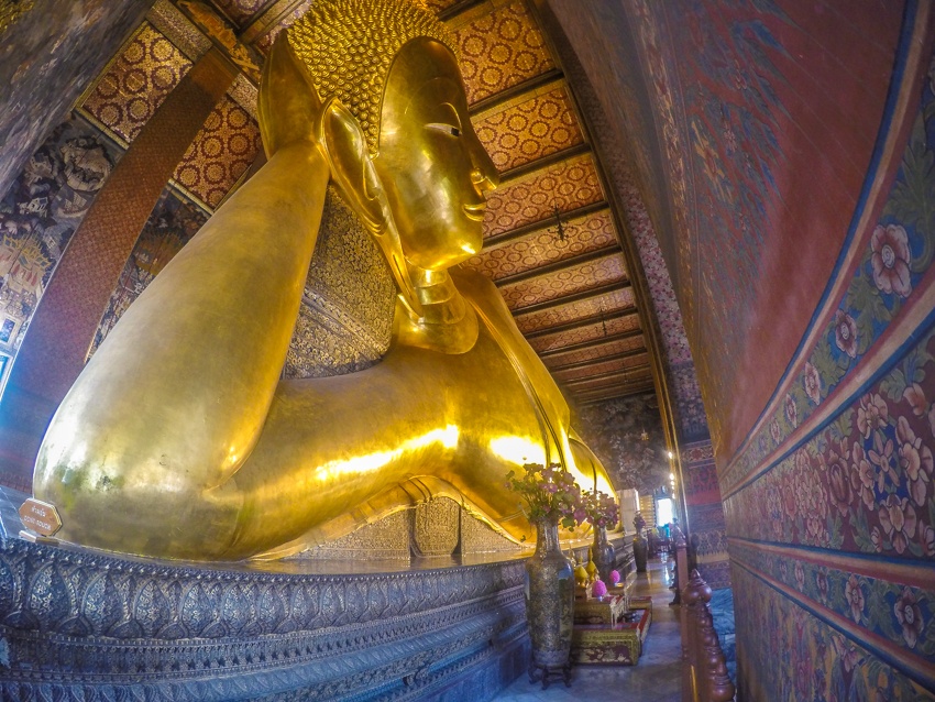 Golden reclining Buddha, Wat Pho, Bangkok, Thailand, Travelling, Travel, Travelling Book Junkie