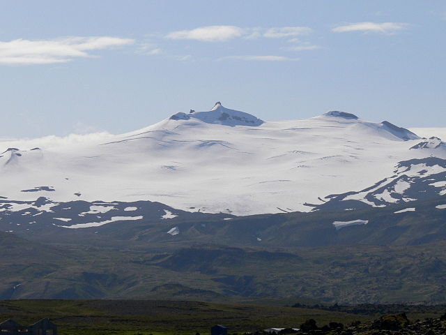 travelling book junkie, popular destinations, amazing destinations, must see places, famous places, beautiful, places, ideas for, vacation, holiday, iceland, Snaefellsjokull, volcano, mountain, europe, travel, destinations,