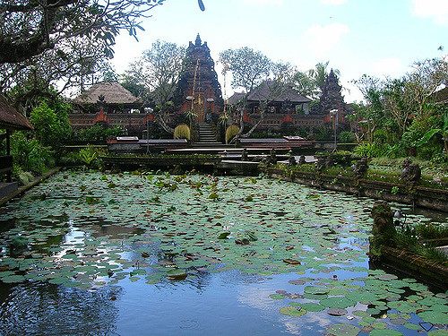 Temples, Ubud, Bali, Indonesia, travel, Travelling Book Junkie