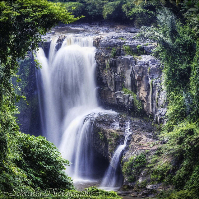 Tegenungan Waterfalls, Ubud, Bali, Indonesia, Travel, Travelling Book Junkie