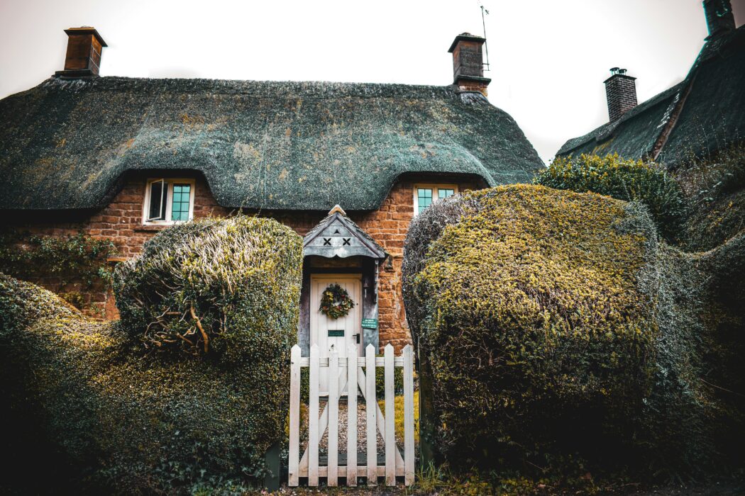 A cottage in the Cotswolds which you will see if you take a trip around the UK