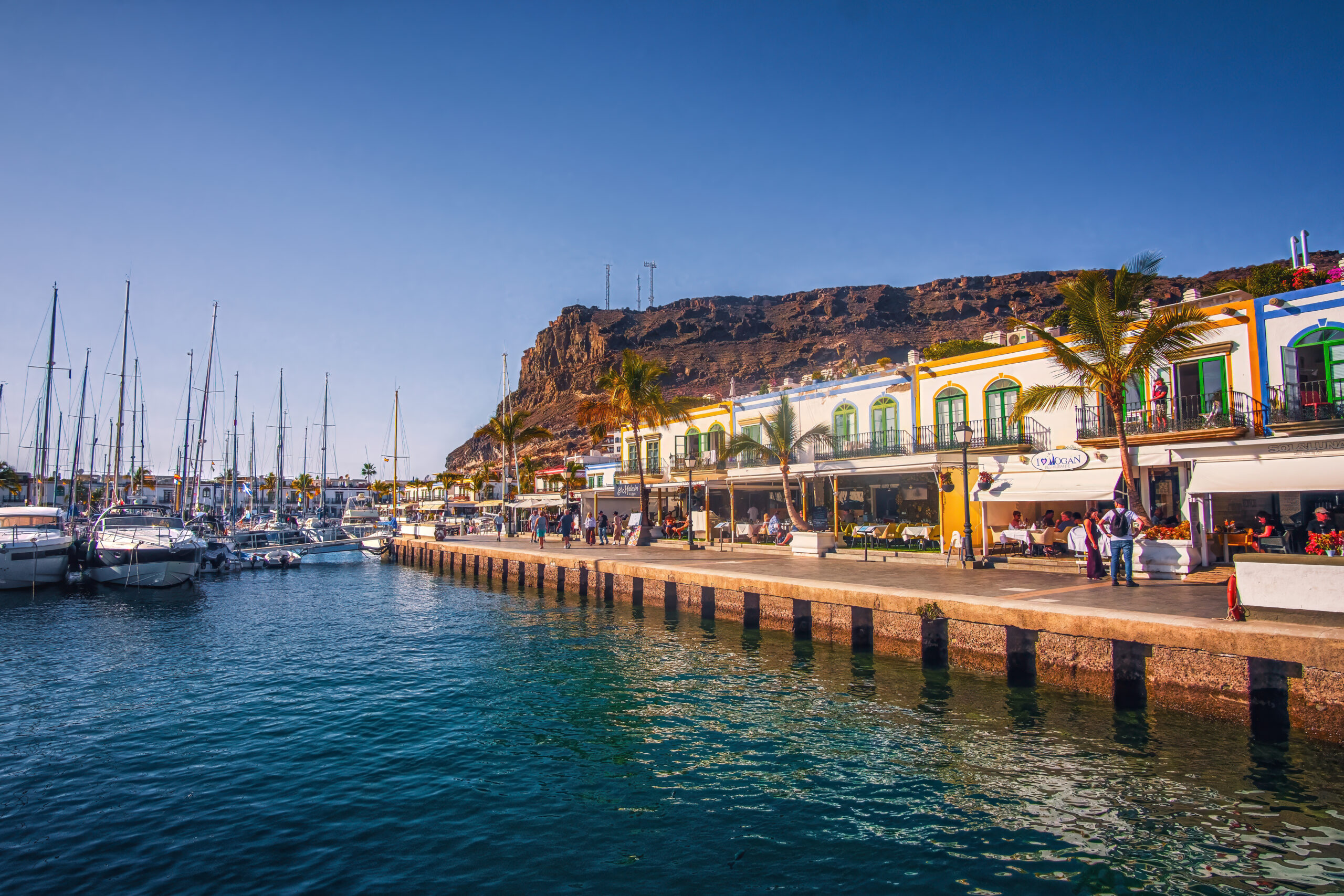 Puerto de Mogan is a small fishing village popular with tourists in Gran Canaria via @tbookjunkie